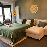 דירה Chic, Luxe Loftstijl In *