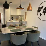 Chic, Luxe Loftstijl In דירה אוסטנדה