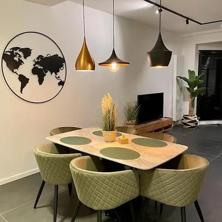Chic, Luxe Loftstijl In Appartement Ostende