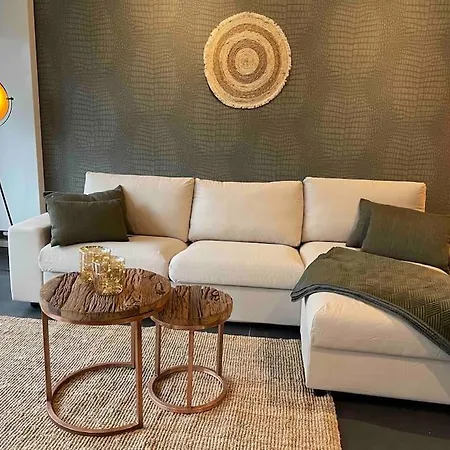 Chic, Luxe Loftstijl In Апартаменти *