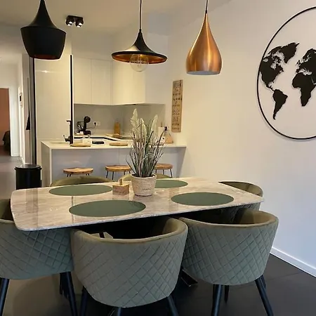 Chic, Luxe Loftstijl In Appartement Oostende
