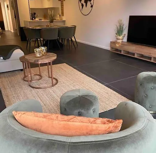 Chic, Luxe Loftstijl In Appartement *