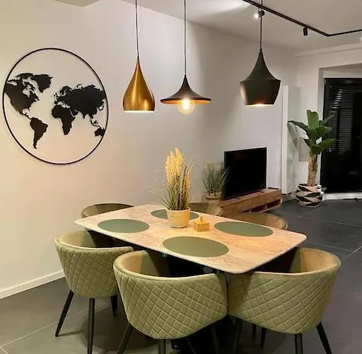 Chic, Luxe Loftstijl In Appartement Ostende