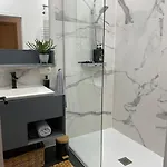 Chic, Luxe Loftstijl In Ostende